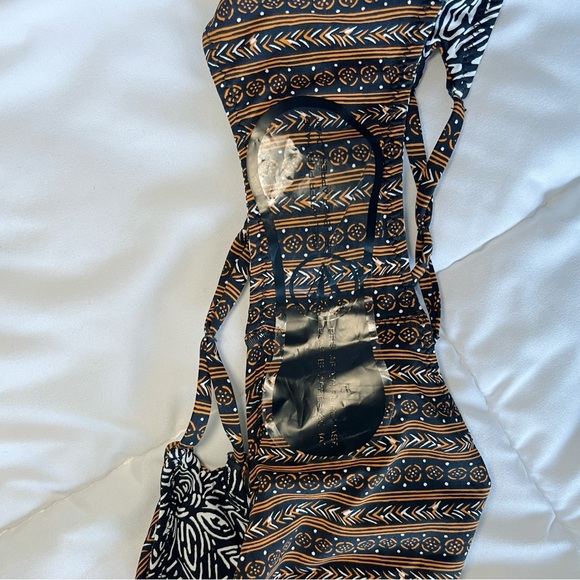 Volcom | Reversible Bikini Bottoms - Picture 6 of 8